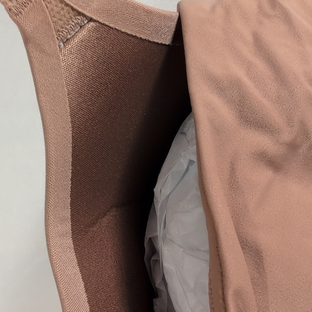 SKIMS Smoothing Intimates Full Coverage Lightly Lined Bra in Sienna - Picture 5 of 8